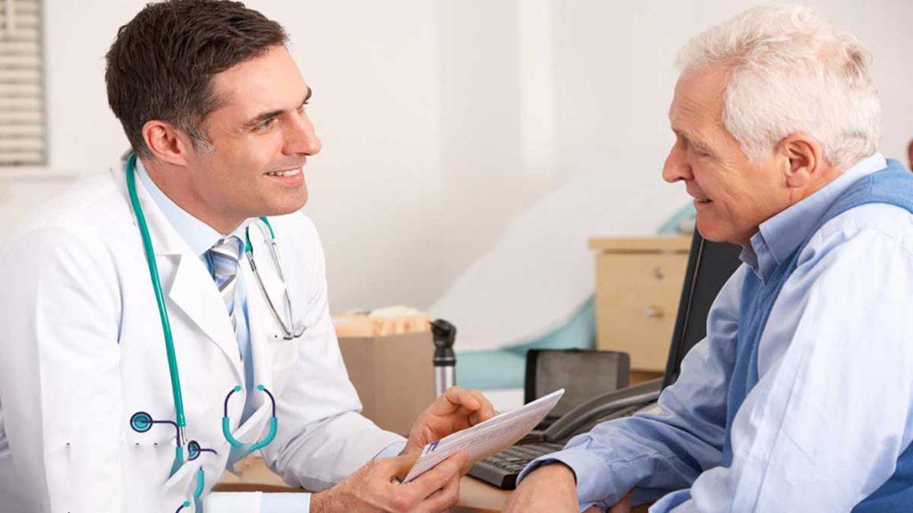 شرح حال گرفتن دکتر متخصص داخلی از بیمار