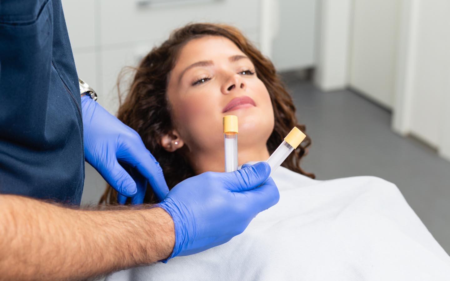 پی ار پی پلاسمای غنی از پلاکت بیمار است