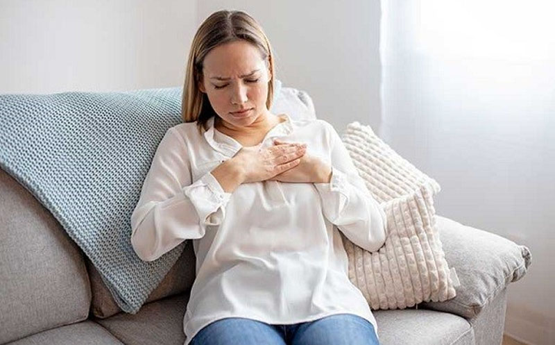 علت تپش قلب ناگهانی در خانم‌