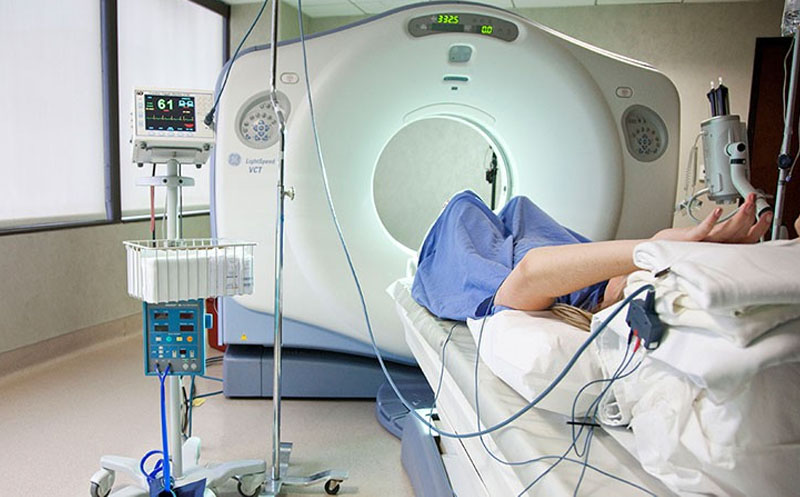 بیمار در حال سی تی آنژیوگرافی قلب