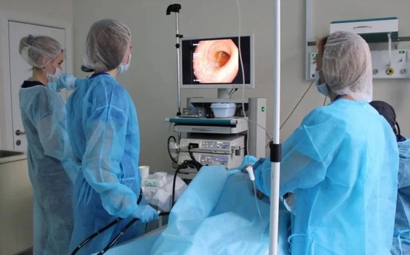 بیمار در حال کولونوسکوپی 