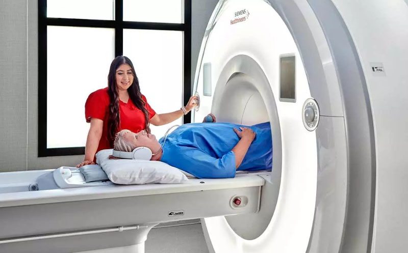 علت ام آر آی کمر، چرا ام آر آی کمر انجام میشود؟