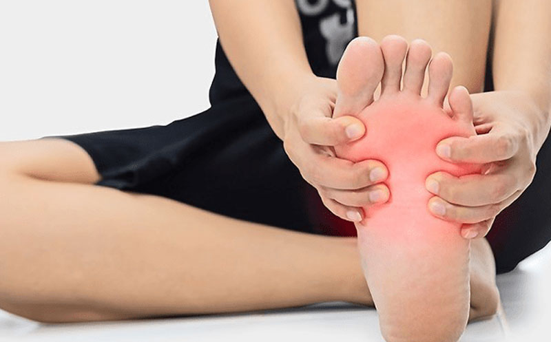 علت درد کف پا و انگشتان پا چیست؟